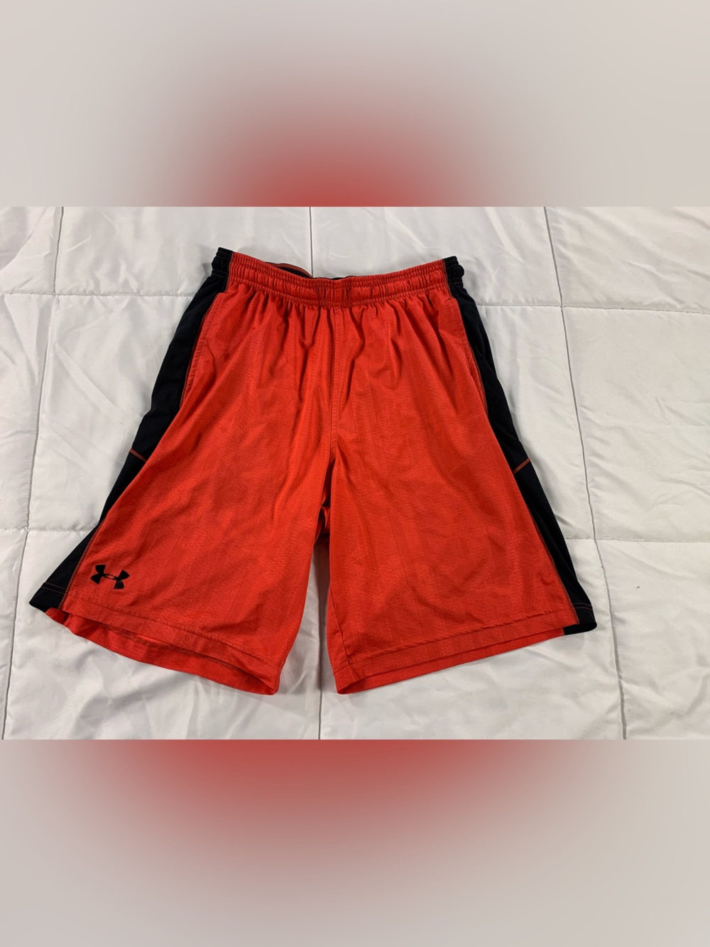 Pre loved UNDER ARMOUR shorts mens size M